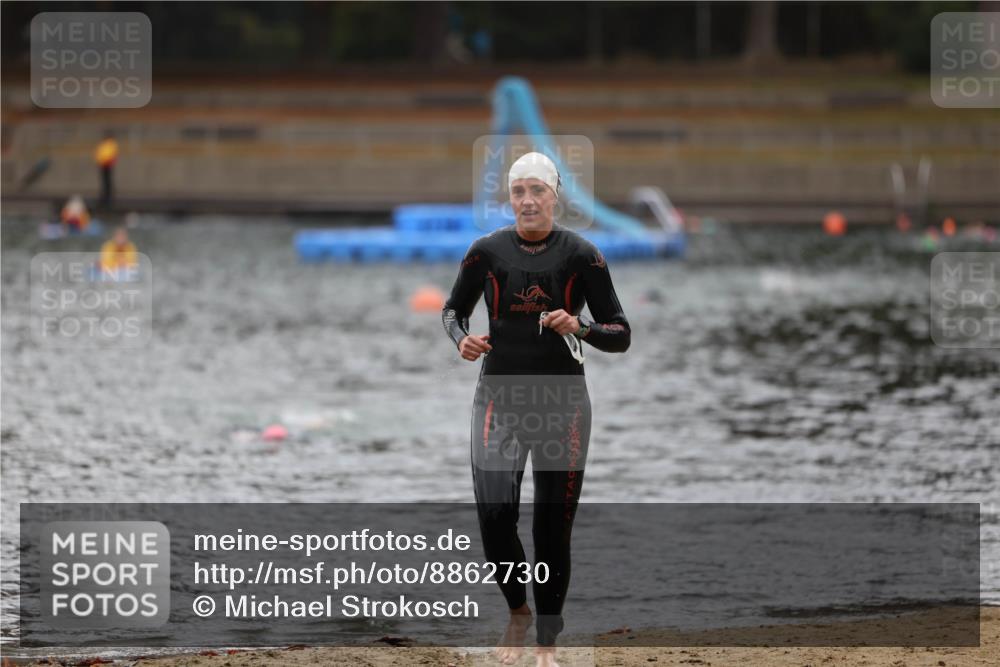 14.09.2025 - Stadtparktriathlon Michael Strokosch http://msf.ph/oto/8862730 14.09.2025 10:10:22 Schwimmen 718 meine-sportfotos.de