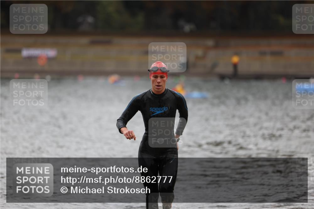 14.09.2025 - Stadtparktriathlon Michael Strokosch http://msf.ph/oto/8862777 14.09.2025 10:11:09 Schwimmen 628, 664, 674 meine-sportfotos.de