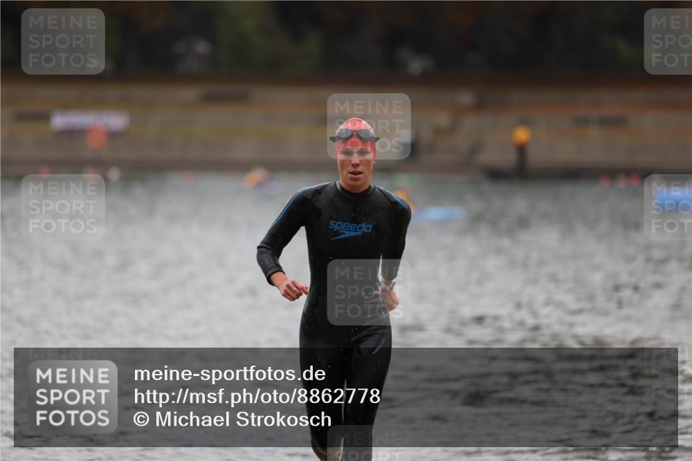 14.09.2025 - Stadtparktriathlon Michael Strokosch http://msf.ph/oto/8862778 14.09.2025 10:11:09 Schwimmen 628, 664, 674 meine-sportfotos.de