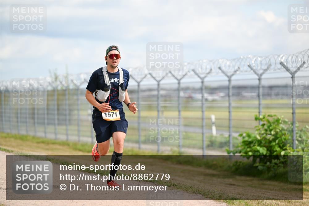 14.09.2025 - Airport Race Dr. Thomas Lammeyer http://msf.ph/oto/8862779 14.09.2025 12:01:57 Laufen 1571 meine-sportfotos.de