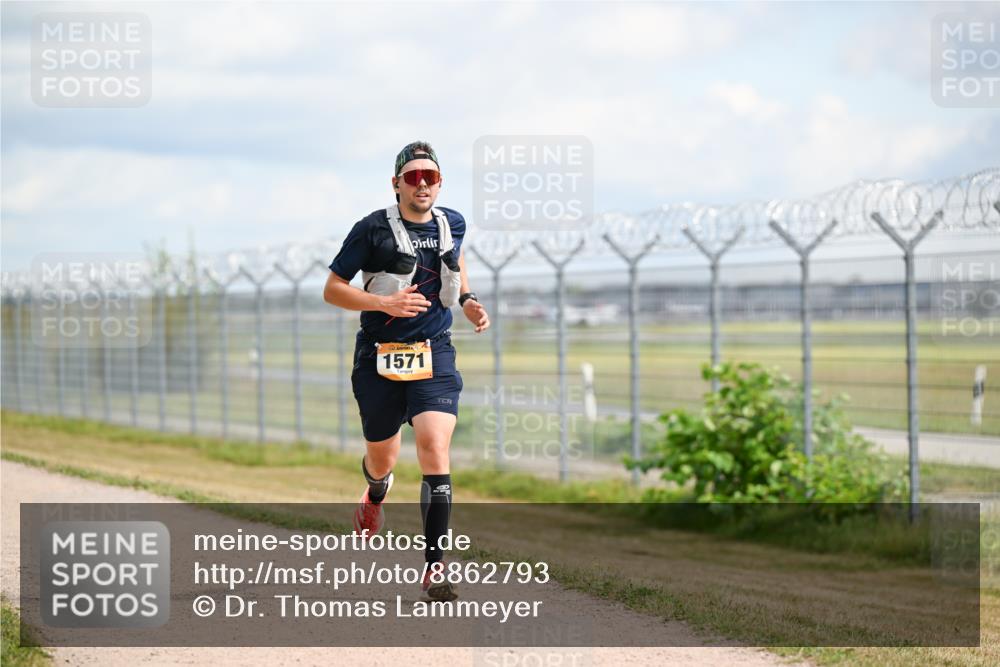 14.09.2025 - Airport Race Dr. Thomas Lammeyer http://msf.ph/oto/8862793 14.09.2025 12:01:58 Laufen 1571 meine-sportfotos.de