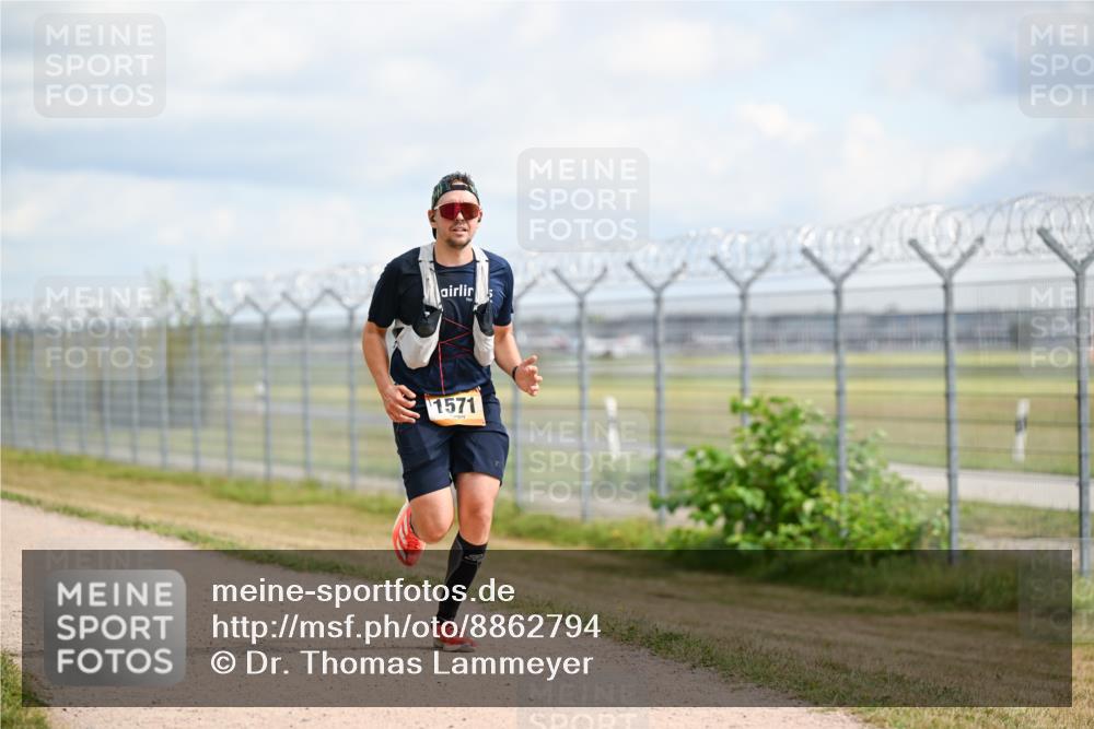 14.09.2025 - Airport Race Dr. Thomas Lammeyer http://msf.ph/oto/8862794 14.09.2025 12:01:58 Laufen 1571 meine-sportfotos.de