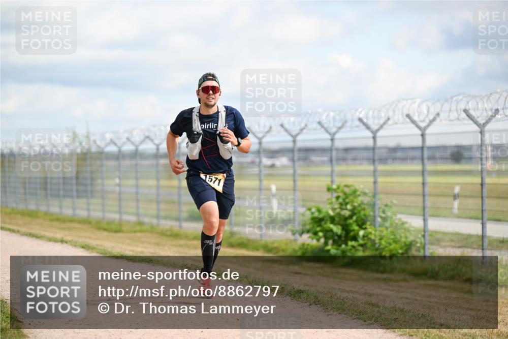 14.09.2025 - Airport Race Dr. Thomas Lammeyer http://msf.ph/oto/8862797 14.09.2025 12:01:58 Laufen 1571 meine-sportfotos.de