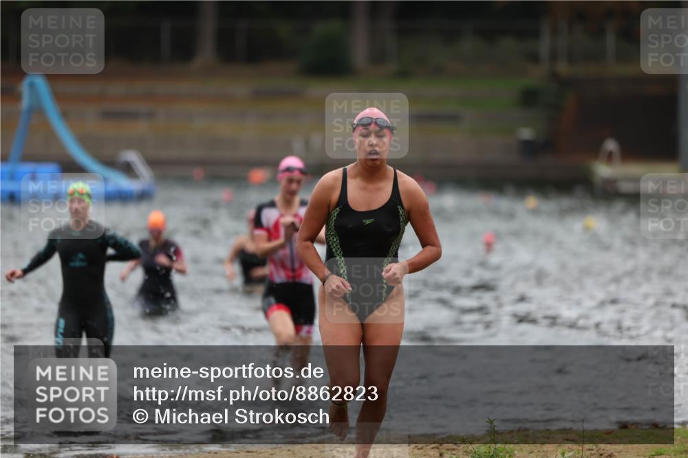 14.09.2025 - Stadtparktriathlon Michael Strokosch http://msf.ph/oto/8862823 14.09.2025 10:12:08 Schwimmen 622, 651, 662 meine-sportfotos.de