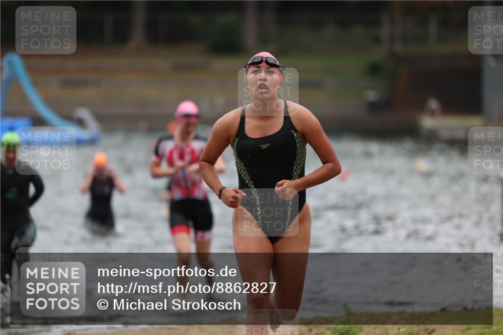 14.09.2025 - Stadtparktriathlon Michael Strokosch http://msf.ph/oto/8862827 14.09.2025 10:12:09 Schwimmen 622, 651, 662 meine-sportfotos.de