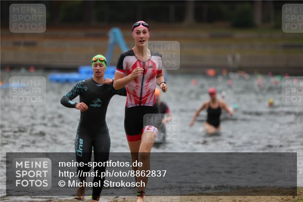 14.09.2025 - Stadtparktriathlon Michael Strokosch http://msf.ph/oto/8862837 14.09.2025 10:12:11 Schwimmen 622, 651, 662, 667, 676 meine-sportfotos.de