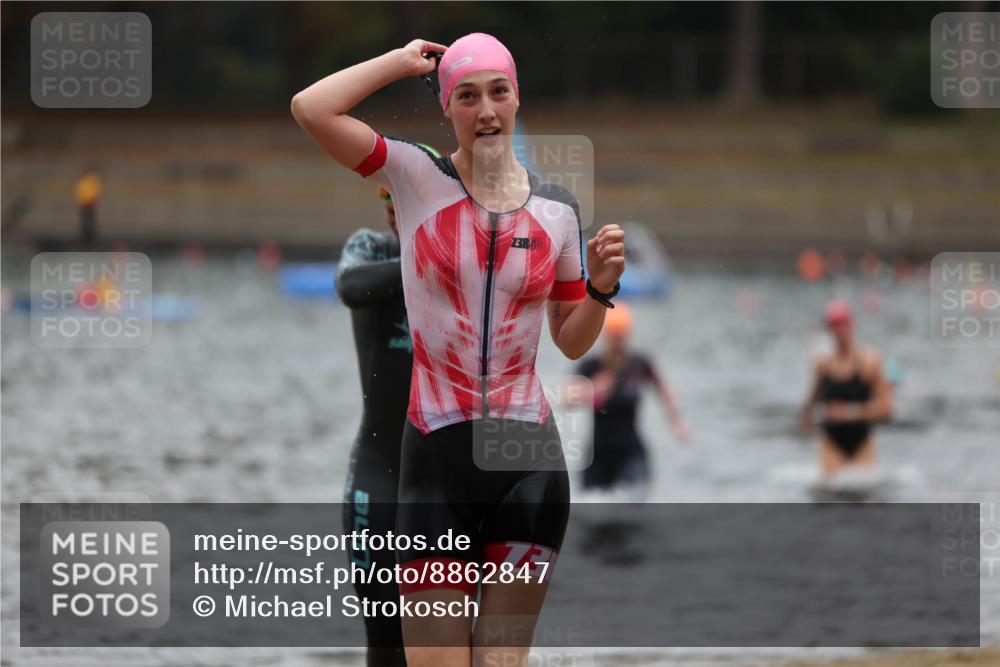 14.09.2025 - Stadtparktriathlon Michael Strokosch http://msf.ph/oto/8862847 14.09.2025 10:12:13 Schwimmen 622, 651, 662, 667, 676 meine-sportfotos.de