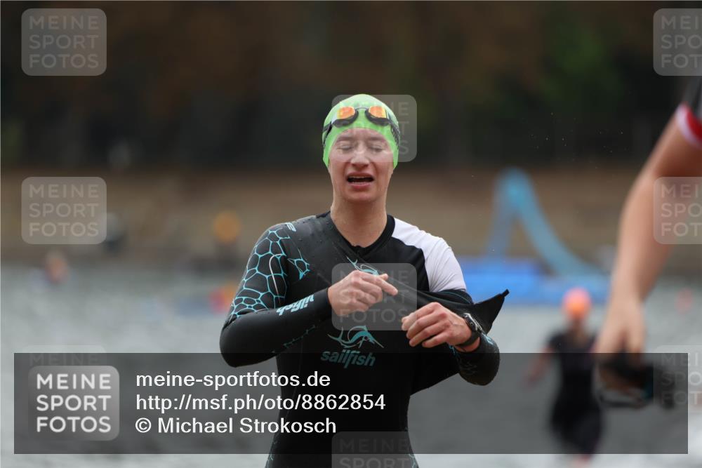 14.09.2025 - Stadtparktriathlon Michael Strokosch http://msf.ph/oto/8862854 14.09.2025 10:12:15 Schwimmen 651, 662, 667, 676 meine-sportfotos.de
