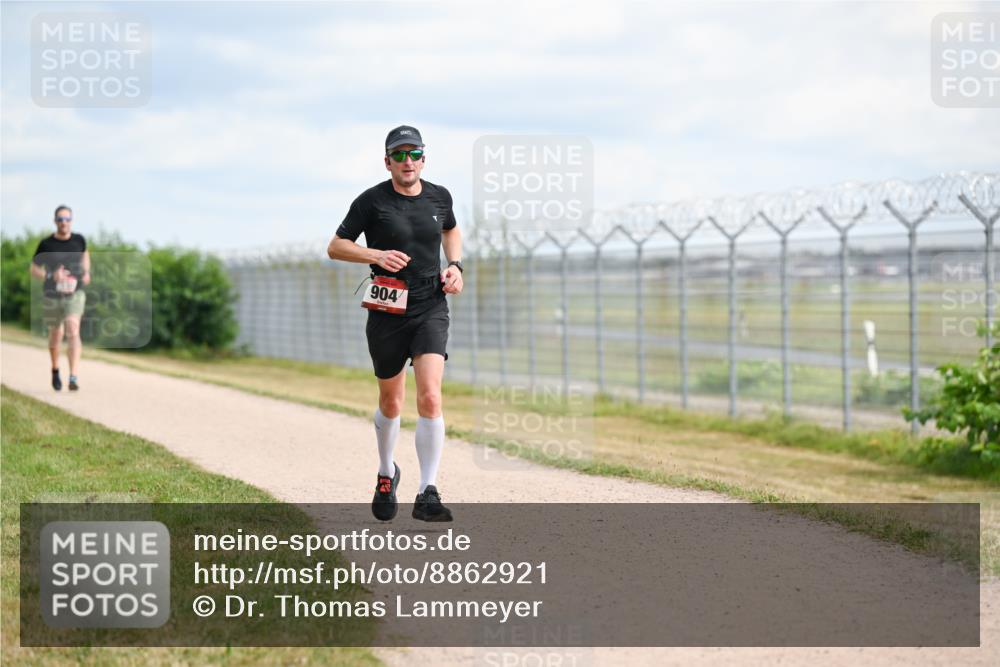 14.09.2025 - Airport Race Dr. Thomas Lammeyer http://msf.ph/oto/8862921 14.09.2025 12:02:22 Laufen 904 meine-sportfotos.de