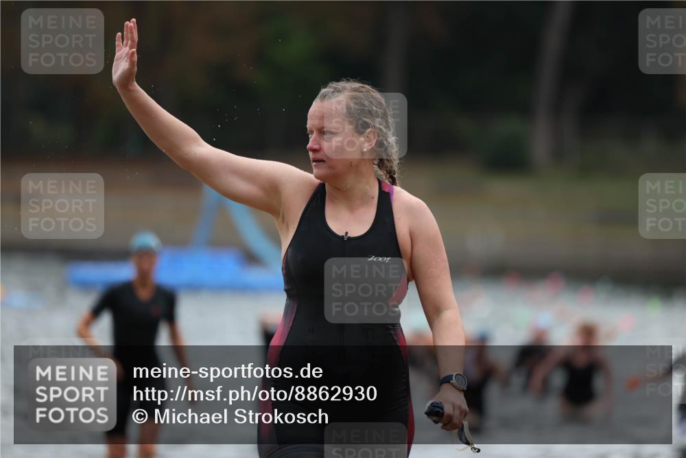 14.09.2025 - Stadtparktriathlon Michael Strokosch http://msf.ph/oto/8862930 14.09.2025 10:13:16 Schwimmen 632, 659, 661, 688, 702, 716 meine-sportfotos.de