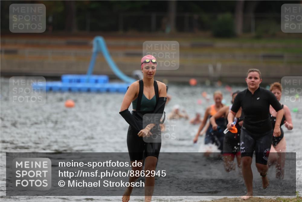 14.09.2025 - Stadtparktriathlon Michael Strokosch http://msf.ph/oto/8862945 14.09.2025 10:13:23 Schwimmen 637, 641, 659, 661, 677, 688, 695, 702, 716 meine-sportfotos.de