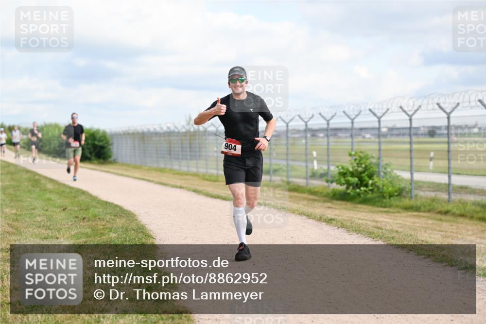 14.09.2025 - Airport Race Dr. Thomas Lammeyer http://msf.ph/oto/8862952 14.09.2025 12:02:24 Laufen 904 meine-sportfotos.de