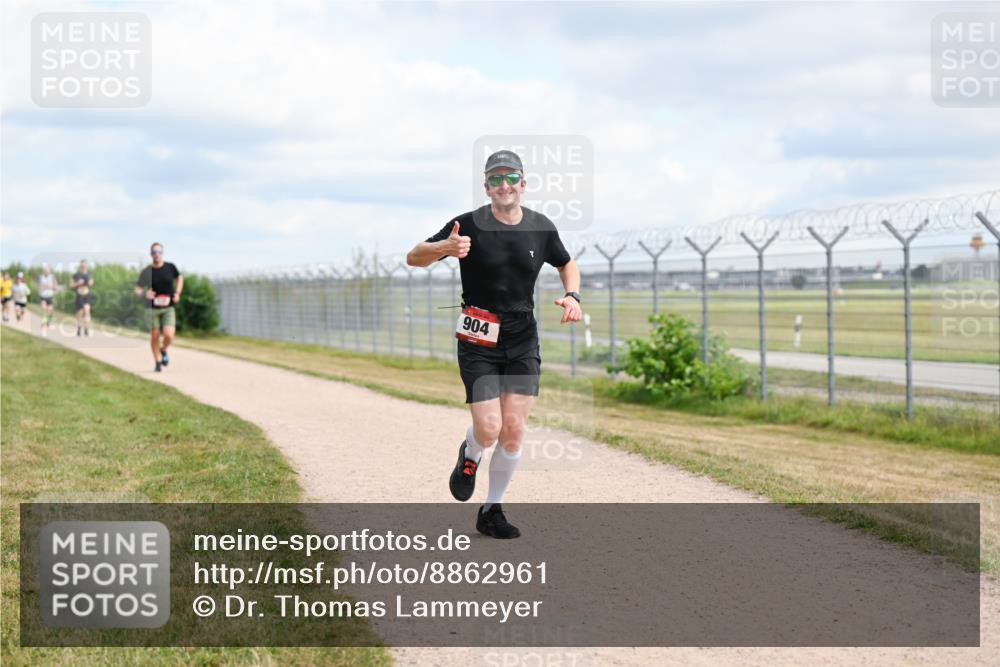 14.09.2025 - Airport Race Dr. Thomas Lammeyer http://msf.ph/oto/8862961 14.09.2025 12:02:24 Laufen 904 meine-sportfotos.de