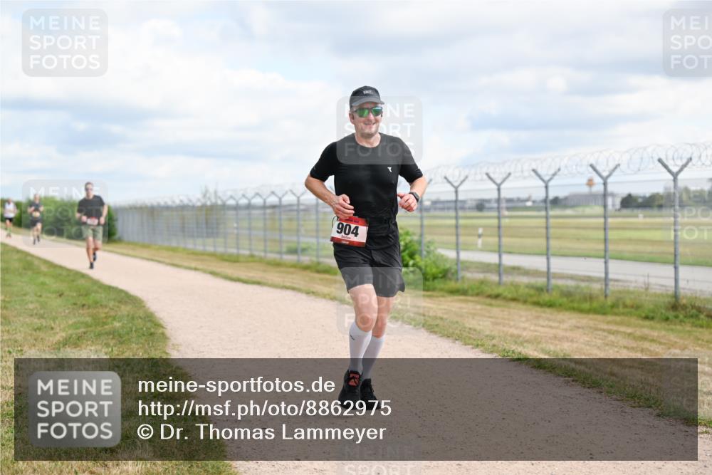 14.09.2025 - Airport Race Dr. Thomas Lammeyer http://msf.ph/oto/8862975 14.09.2025 12:02:25 Laufen 904 meine-sportfotos.de