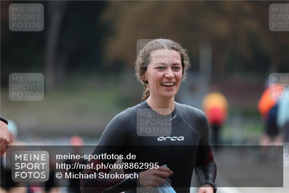 14.09.2025 - Stadtparktriathlon Michael Strokosch http://msf.ph/oto/8862995 14.09.2025 10:13:36 Schwimmen 637, 639, 641, 648, 677, 679, 685, 694, 695 meine-sportfotos.de