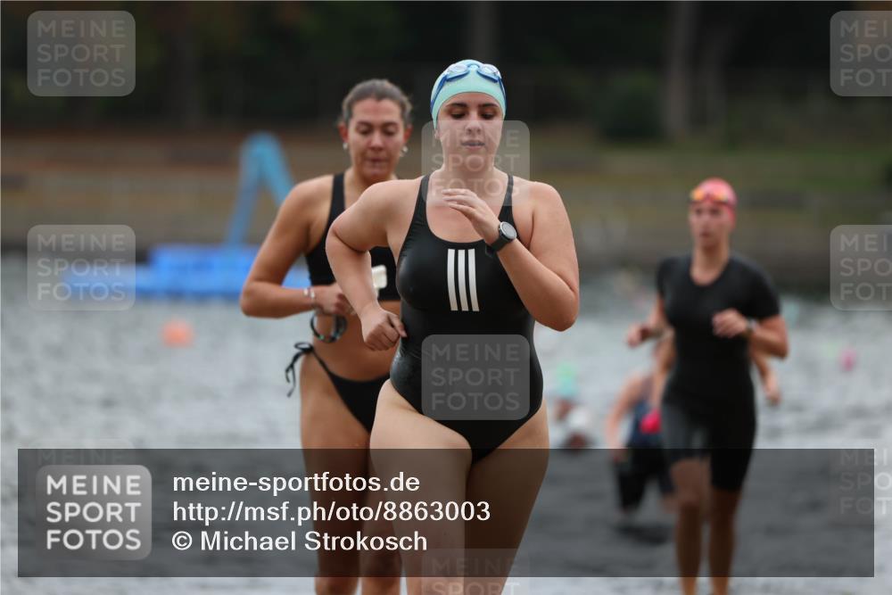 14.09.2025 - Stadtparktriathlon Michael Strokosch http://msf.ph/oto/8863003 14.09.2025 10:13:39 Schwimmen 637, 639, 648, 657, 677, 679, 685, 694, 695 meine-sportfotos.de