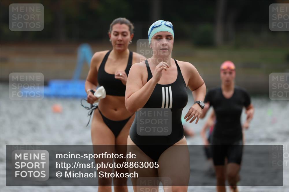14.09.2025 - Stadtparktriathlon Michael Strokosch http://msf.ph/oto/8863005 14.09.2025 10:13:40 Schwimmen 639, 648, 657, 679, 685, 694 meine-sportfotos.de