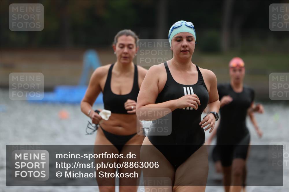 14.09.2025 - Stadtparktriathlon Michael Strokosch http://msf.ph/oto/8863006 14.09.2025 10:13:40 Schwimmen 639, 648, 657, 679, 685, 694 meine-sportfotos.de