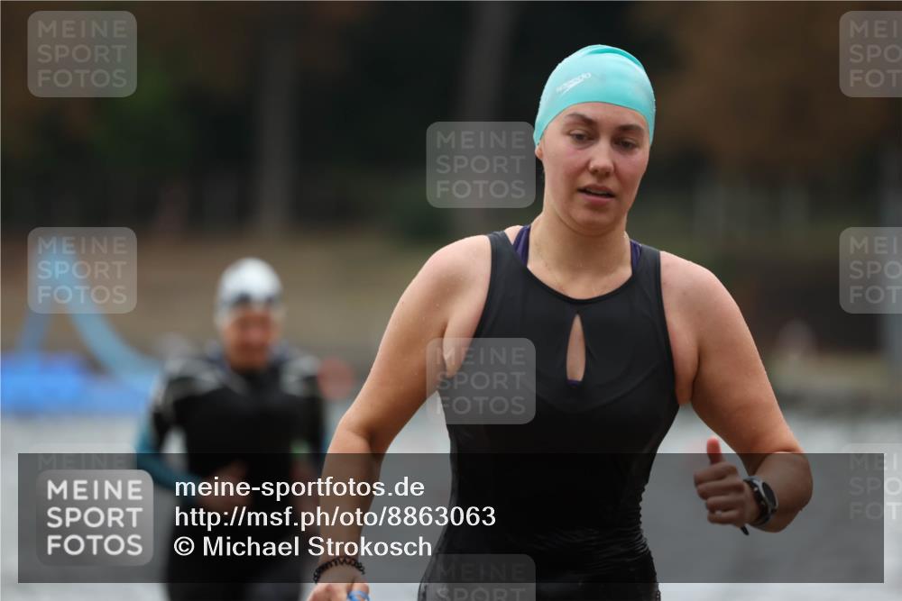 14.09.2025 - Stadtparktriathlon Michael Strokosch http://msf.ph/oto/8863063 14.09.2025 10:13:56 Schwimmen 697, 712 meine-sportfotos.de