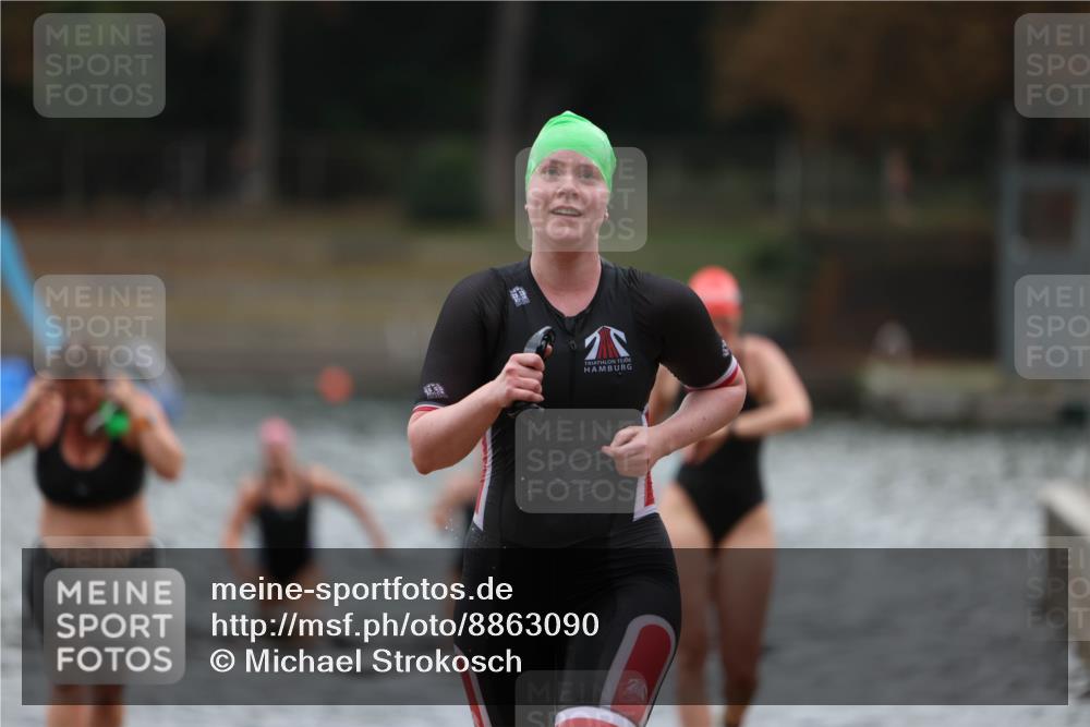 14.09.2025 - Stadtparktriathlon Michael Strokosch http://msf.ph/oto/8863090 14.09.2025 10:14:08 Schwimmen 627, 700, 714 meine-sportfotos.de
