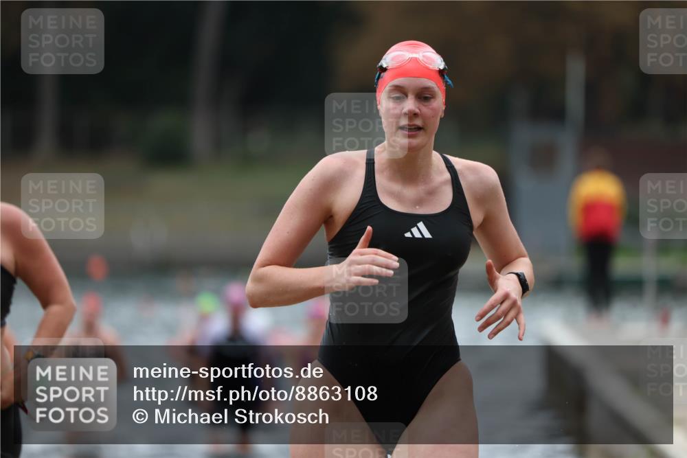 14.09.2025 - Stadtparktriathlon Michael Strokosch http://msf.ph/oto/8863108 14.09.2025 10:14:12 Schwimmen 627, 647, 683, 700, 704, 714, 720 meine-sportfotos.de