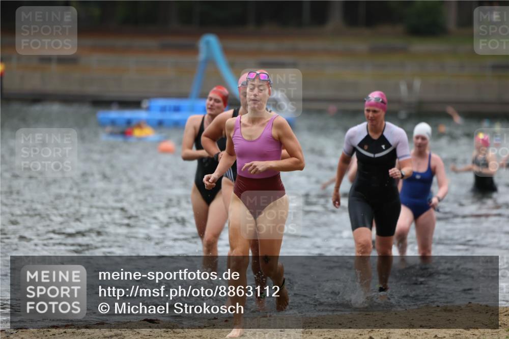 14.09.2025 - Stadtparktriathlon Michael Strokosch http://msf.ph/oto/8863112 14.09.2025 10:14:18 Schwimmen 647, 650, 683, 698, 704, 720 meine-sportfotos.de