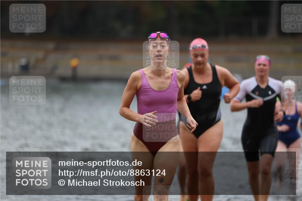 14.09.2025 - Stadtparktriathlon Michael Strokosch http://msf.ph/oto/8863124 14.09.2025 10:14:20 Schwimmen 647, 650, 683, 698, 704, 720 meine-sportfotos.de
