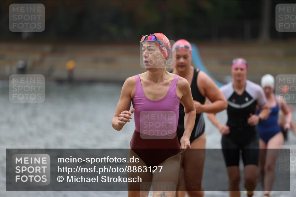 14.09.2025 - Stadtparktriathlon Michael Strokosch http://msf.ph/oto/8863127 14.09.2025 10:14:20 Schwimmen 647, 650, 683, 698, 704, 720 meine-sportfotos.de