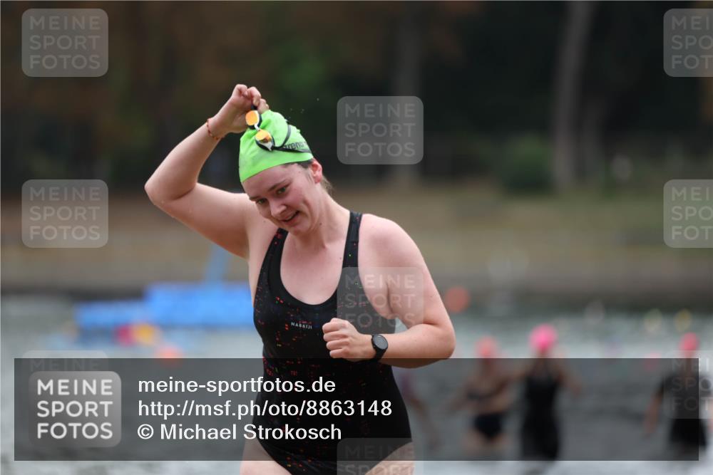14.09.2025 - Stadtparktriathlon Michael Strokosch http://msf.ph/oto/8863148 14.09.2025 10:14:28 Schwimmen 650, 654, 698, 704, 710 meine-sportfotos.de