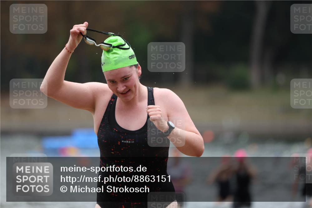 14.09.2025 - Stadtparktriathlon Michael Strokosch http://msf.ph/oto/8863151 14.09.2025 10:14:28 Schwimmen 650, 654, 698, 704, 710 meine-sportfotos.de