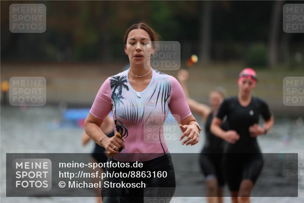 14.09.2025 - Stadtparktriathlon Michael Strokosch http://msf.ph/oto/8863160 14.09.2025 10:14:37 Schwimmen 645, 646, 654, 663, 710 meine-sportfotos.de