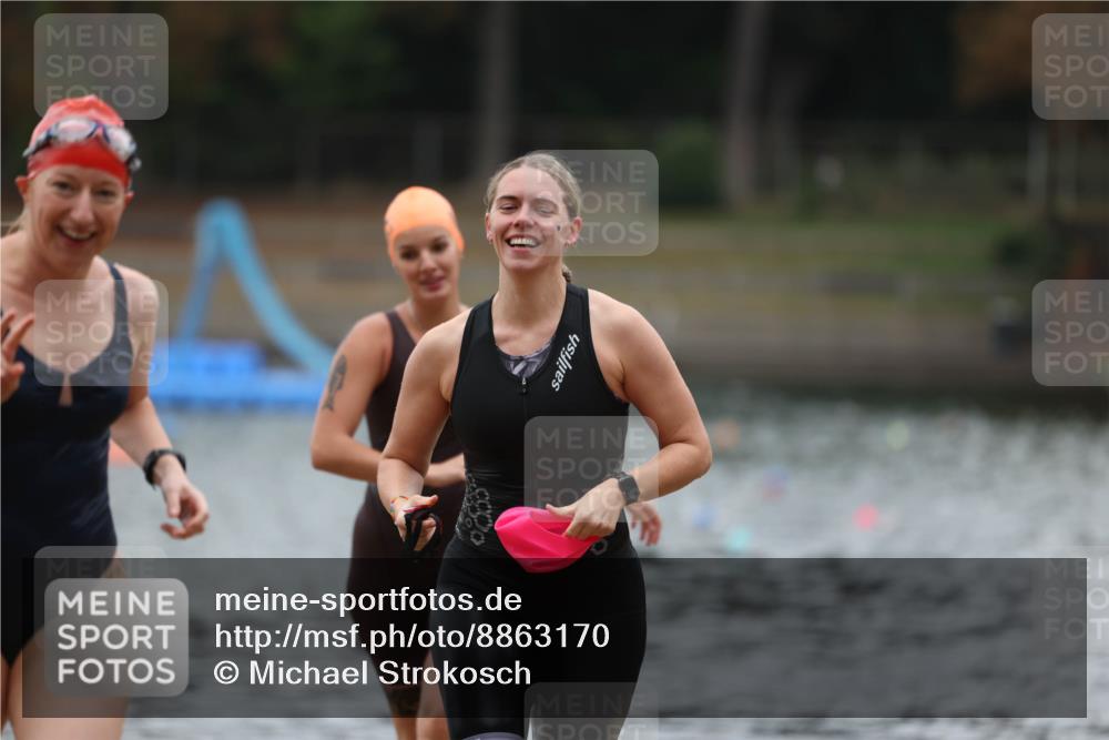 14.09.2025 - Stadtparktriathlon Michael Strokosch http://msf.ph/oto/8863170 14.09.2025 10:14:41 Schwimmen 645, 646, 654, 663, 710 meine-sportfotos.de