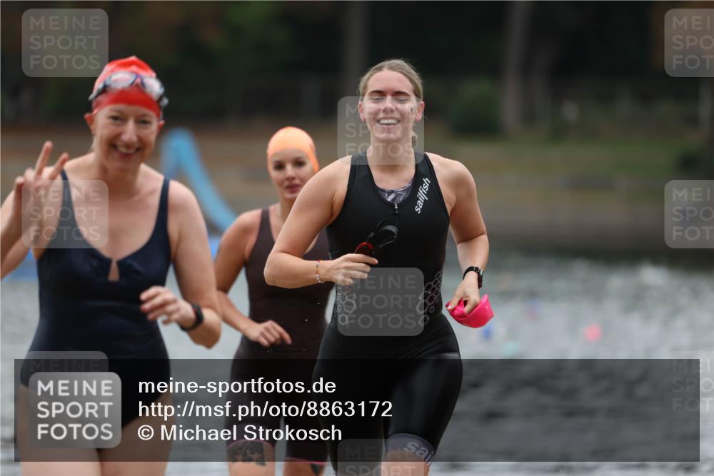 14.09.2025 - Stadtparktriathlon Michael Strokosch http://msf.ph/oto/8863172 14.09.2025 10:14:42 Schwimmen 645, 646, 654, 663, 710 meine-sportfotos.de