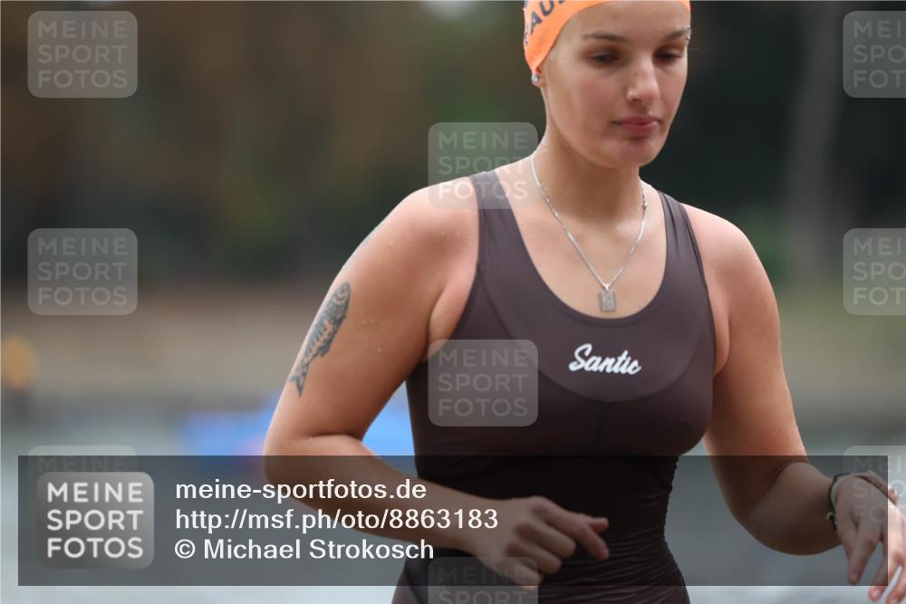 14.09.2025 - Stadtparktriathlon Michael Strokosch http://msf.ph/oto/8863183 14.09.2025 10:14:44 Schwimmen 645, 646, 663 meine-sportfotos.de