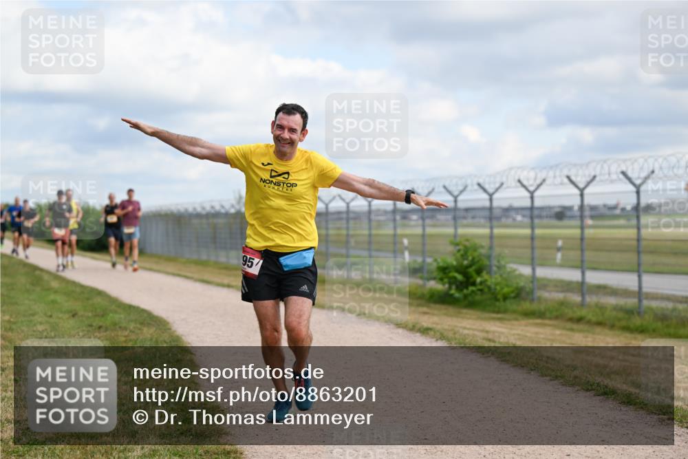 14.09.2025 - Airport Race Dr. Thomas Lammeyer http://msf.ph/oto/8863201 14.09.2025 12:02:45 Laufen 95 meine-sportfotos.de