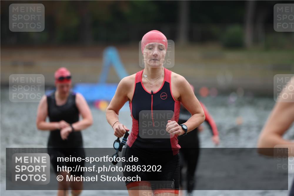 14.09.2025 - Stadtparktriathlon Michael Strokosch http://msf.ph/oto/8863202 14.09.2025 10:15:12 Schwimmen 621, 626, 636, 691, 699, 705 meine-sportfotos.de