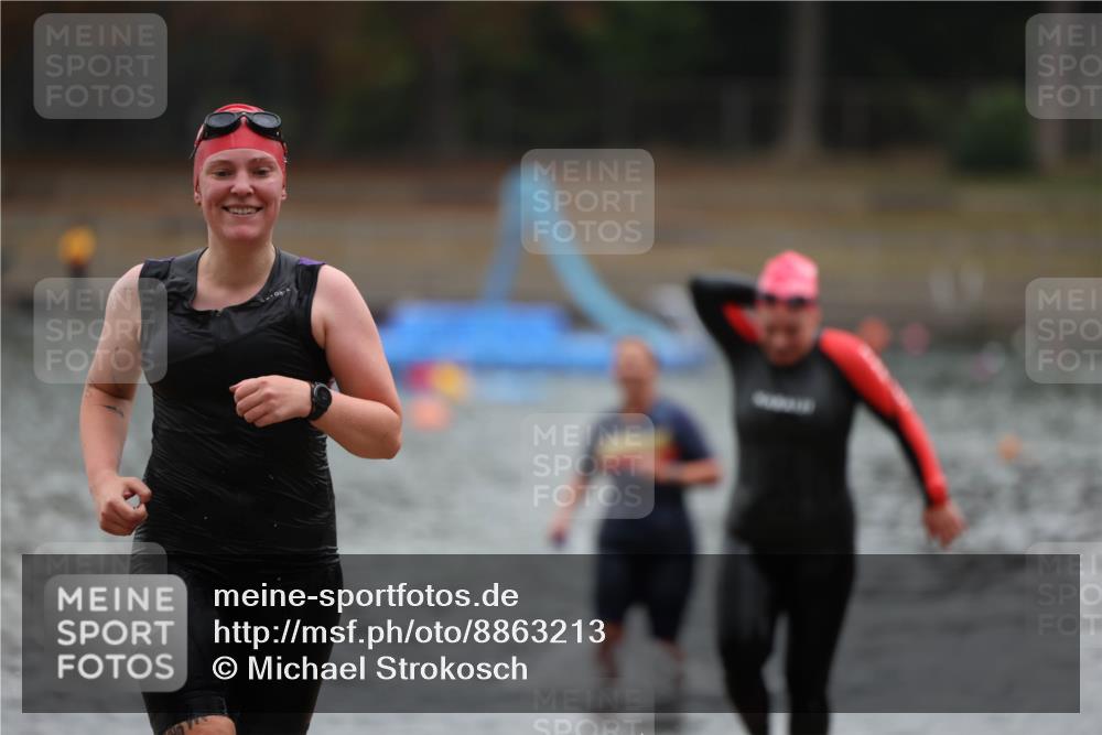 14.09.2025 - Stadtparktriathlon Michael Strokosch http://msf.ph/oto/8863213 14.09.2025 10:15:14 Schwimmen 621, 626, 636, 691, 699, 705 meine-sportfotos.de