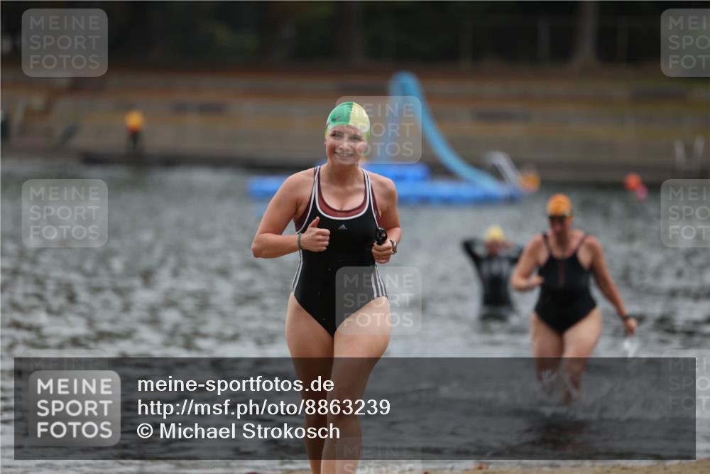 14.09.2025 - Stadtparktriathlon Michael Strokosch http://msf.ph/oto/8863239 14.09.2025 10:15:57 Schwimmen 631, 668 meine-sportfotos.de