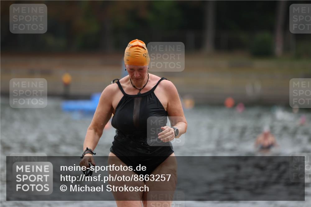 14.09.2025 - Stadtparktriathlon Michael Strokosch http://msf.ph/oto/8863257 14.09.2025 10:16:03 Schwimmen 631, 668 meine-sportfotos.de