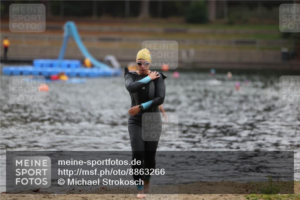14.09.2025 - Stadtparktriathlon Michael Strokosch http://msf.ph/oto/8863266 14.09.2025 10:16:12 Schwimmen 671 meine-sportfotos.de
