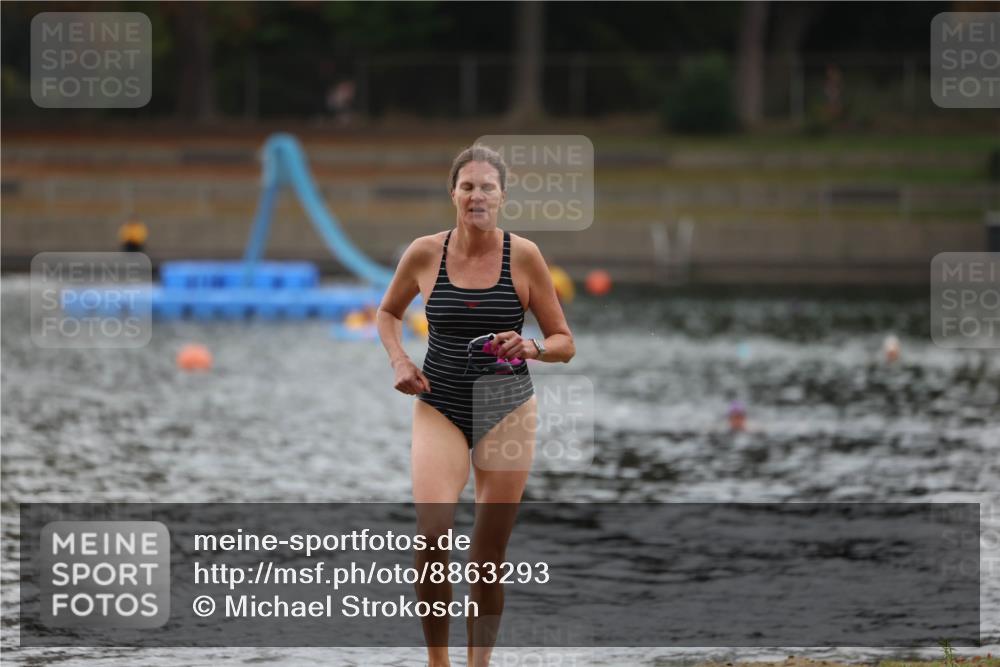 14.09.2025 - Stadtparktriathlon Michael Strokosch http://msf.ph/oto/8863293 14.09.2025 10:17:14 Schwimmen 701 meine-sportfotos.de