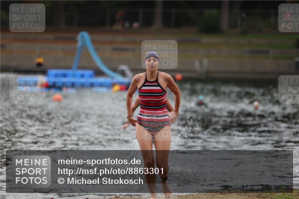 14.09.2025 - Stadtparktriathlon Michael Strokosch http://msf.ph/oto/8863301 14.09.2025 10:17:35 Schwimmen 643, 686 meine-sportfotos.de