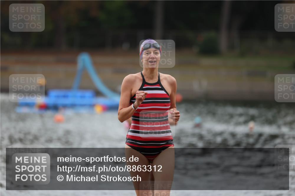 14.09.2025 - Stadtparktriathlon Michael Strokosch http://msf.ph/oto/8863312 14.09.2025 10:17:37 Schwimmen 643, 686 meine-sportfotos.de