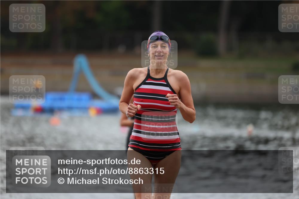 14.09.2025 - Stadtparktriathlon Michael Strokosch http://msf.ph/oto/8863315 14.09.2025 10:17:37 Schwimmen 643, 686 meine-sportfotos.de