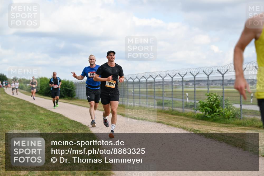 14.09.2025 - Airport Race Dr. Thomas Lammeyer http://msf.ph/oto/8863325 14.09.2025 12:02:55 Laufen 898, 1097 meine-sportfotos.de
