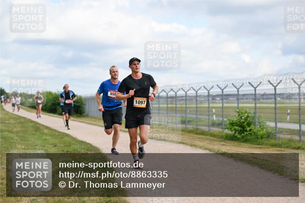 14.09.2025 - Airport Race Dr. Thomas Lammeyer http://msf.ph/oto/8863335 14.09.2025 12:02:56 Laufen 898, 1097 meine-sportfotos.de