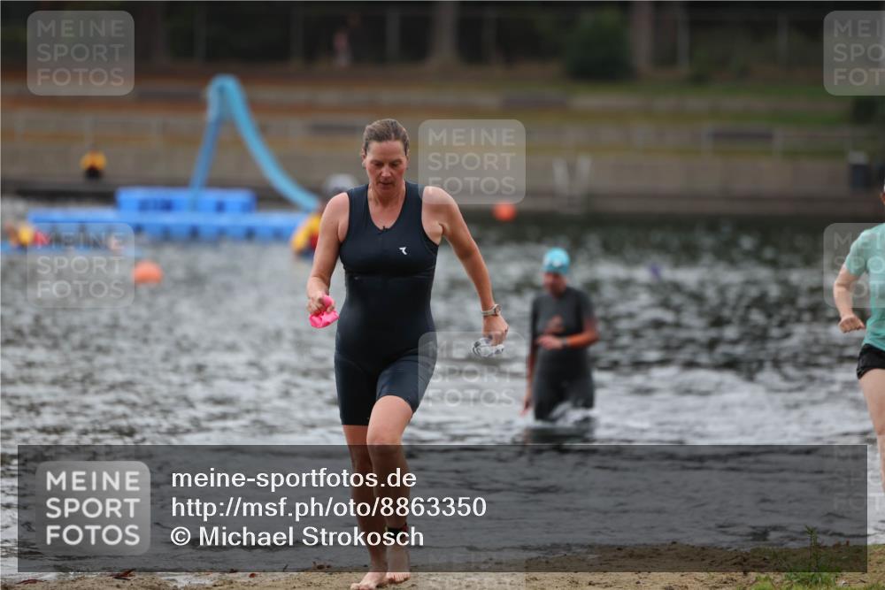 14.09.2025 - Stadtparktriathlon Michael Strokosch http://msf.ph/oto/8863350 14.09.2025 10:18:12 Schwimmen 655, 678 meine-sportfotos.de