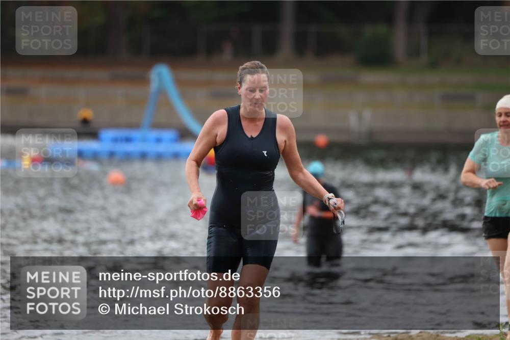 14.09.2025 - Stadtparktriathlon Michael Strokosch http://msf.ph/oto/8863356 14.09.2025 10:18:13 Schwimmen 638, 655, 678 meine-sportfotos.de