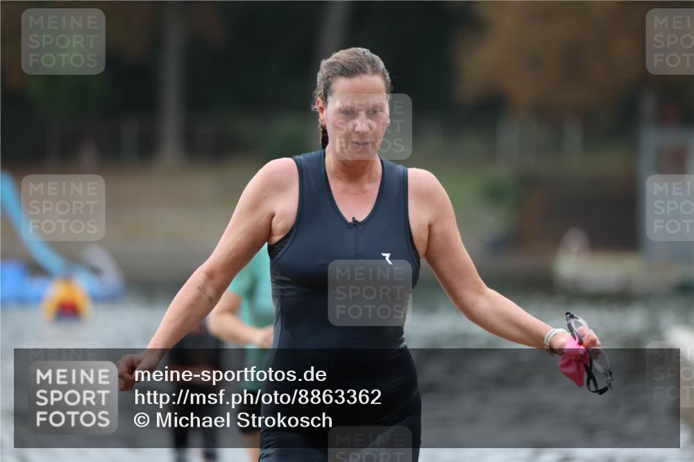 14.09.2025 - Stadtparktriathlon Michael Strokosch http://msf.ph/oto/8863362 14.09.2025 10:18:15 Schwimmen 638, 655, 678 meine-sportfotos.de