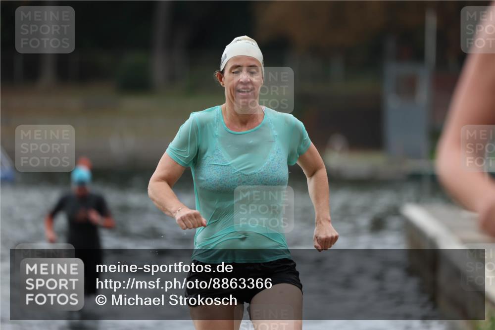 14.09.2025 - Stadtparktriathlon Michael Strokosch http://msf.ph/oto/8863366 14.09.2025 10:18:16 Schwimmen 638, 655, 678 meine-sportfotos.de